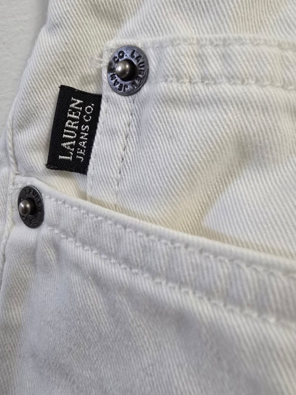 Ralph Lauren Jean Co, White Straight-Leg Denim Jeans Capri Women's Size 12 - Picture 2 of 6